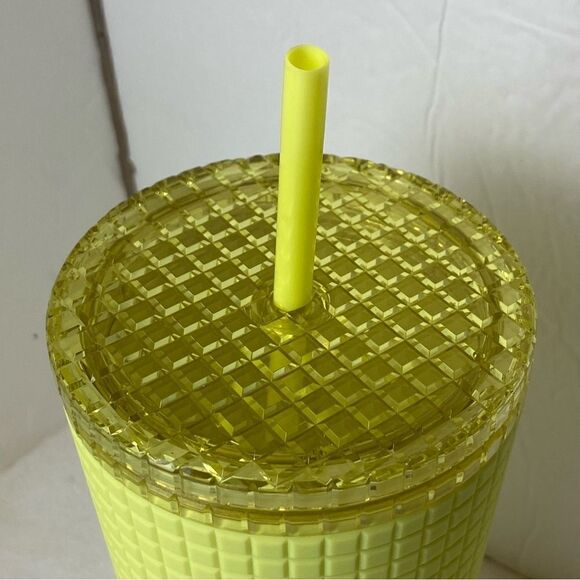 Starbucks New With Tags Matt Yellow Soft Touch Grid 24oz Tumbler - Picture 3 of 4